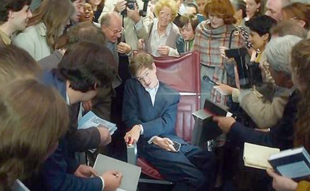 Eddie Redmayne  Người “vẽ” 
chân dung Stephen Hawking