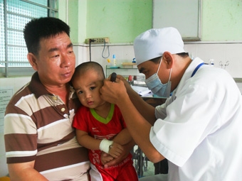 Cảnh báo viêm tai giữa ở trẻ nhỏ