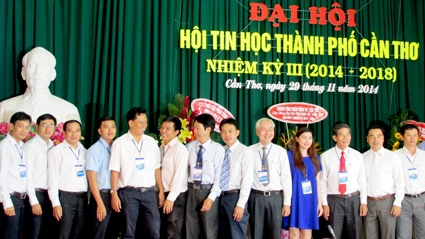 Ông Trần Thành Lập được bầu làm Chủ tịch Hội Tin học TP Cần Thơ nhiệm kỳ 2014-2018