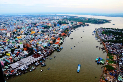 Năng động, sáng tạo 
chuyển đổi mô hình tăng trưởng