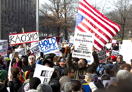Biểu tình rầm rộ phản đối phân biệt chủng tộc tại Mỹ