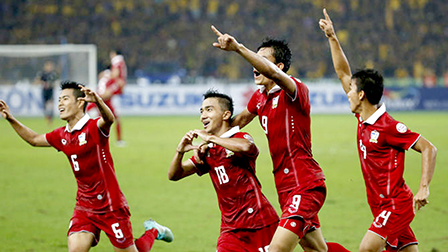 THÁI LAN - MALAYSIA: 2-3<br>
Thái Lan vùng lên đoạt cúp