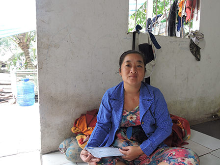 Trao tiền từ thiện