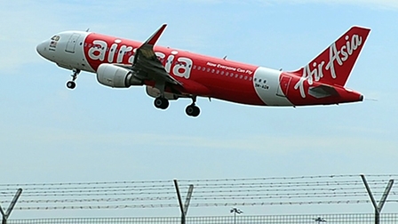 Máy bay AirAsia chở 162 người mất tích