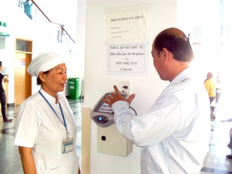 Xây dựng môi trường chuyên nghiệp, nâng cao chất lượng khám, chữa bệnh