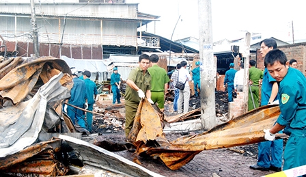 Hỗ trợ tiểu thương trong vụ cháy chợ Thới Bình