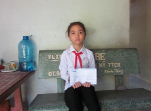 Trao tiền từ thiện