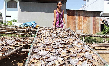 Làng nghề biển vào mùa khô Tết