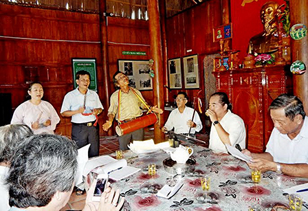 Hát sắc bùa -
mỹ tục ngày xuân