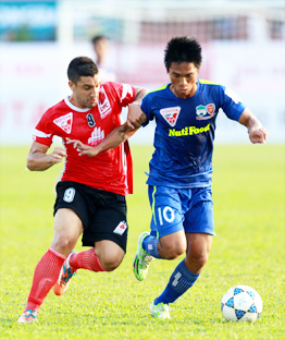 Người lớn làm hại con trẻ