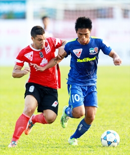 Người lớn làm hại con trẻ