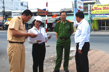 LẮP ĐẶT ĐÈN CẢNH BÁO GIAO THÔNG TRÊN ĐỊA BÀN QUẬN CÁI RĂNG