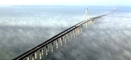 Trung Quốc và thách thức 
từ những “đại công trình”