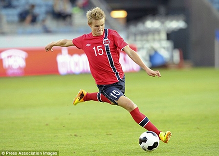 Khi “thần đồng” Martin Odegaard ra biển lớn