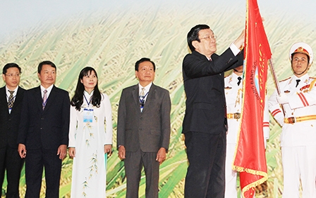 Chủ tịch nước dự Lễ Kỷ niệm 38 năm ngày thành lập Viện lúa ĐBSCL