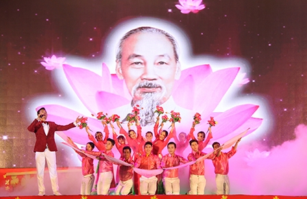 Chương trình nghệ thuật
"85 mùa hoa dâng Đảng"