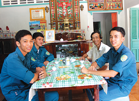 <img hspace=5 src="/img_post/3990/logoxuan2015.jpg" align=left border=0>Xứng danh
Bộ đội Cụ Hồ<br>
