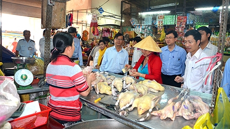 Cảnh giác với dịch cúm gia cầm
