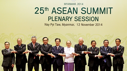 CỘNG ĐỒNG CHÍNH TRỊ-AN NINH ASEAN <br><br>
Chung tay hóa giải thách thức