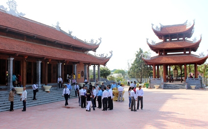 Đón trên 22,4 triệu lượt khách, doanh thu trên 6.360 tỉ đồng