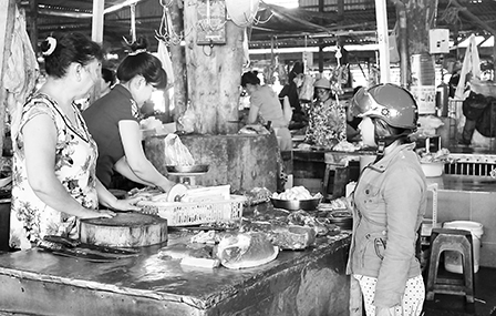 Nguồn cung đảm bảo, giá giảm