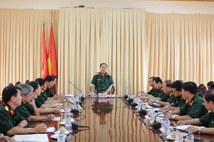 Quân khu 9 kiểm tra công tác chuẩn bị huấn luyện chiến đấu 6 tháng đầu năm 2015