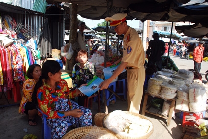 NĂM 2015, PHẤN ĐẤU KHÔNG ĐỂ XẢY RA TÌNH TRẠNG ĐUA XE TRÁI PHÉP