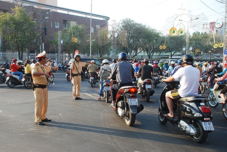 Đẩy mạnh thực hiện các giải pháp 
đảm bảo trật tự an toàn giao thông