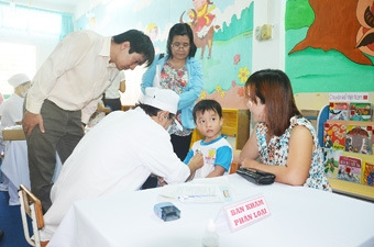 Chất lượng và độ an toàn của vắc -xin trong Chương trình 
tiêm chủng mở rộng không khác gì so với vắc- xin dịch vụ