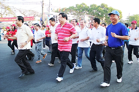 Tưng bừng “Ngày chạy Olympic 
vì sức khỏe toàn dân năm 2015”