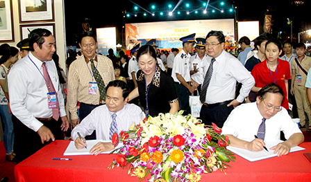 Rộn ràng Hội sách Cần Thơ