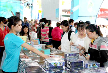 Rộn ràng Hội sách Cần Thơ