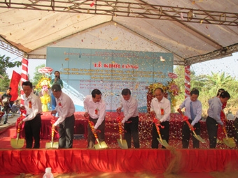 KHỞI CÔNG ĐƯỜNG NỐI KHU HÀNH CHÍNH QUẬN BÌNH THỦY VỚI ĐƯỜNG VÕ VĂN KIỆT