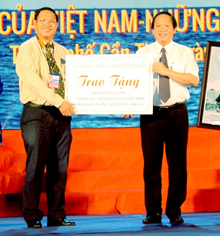 Rộn ràng Hội sách Cần Thơ