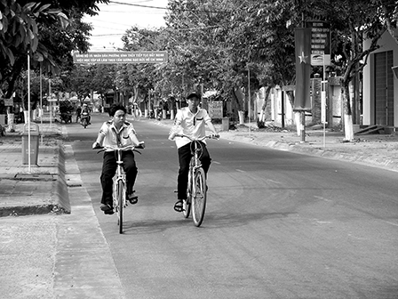 Ra sức thi đua, tạo bước tiến mới trong nhiệm kỳ mới