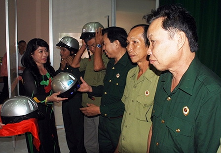 Vận động cựu chiến binh tham gia 
giữ gìn trật tự an toàn giao thông