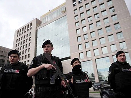 Thổ Nhĩ Kỳ rúng động vì vụ bắt con tin