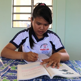 Vượt qua khó khăn để học tốt