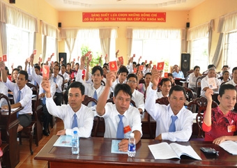 ĐẢNG BỘ XÃ THẠNH MỸ, ĐẢNG BỘ PHƯỜNG PHÚ THỨ,
CHI BỘ VĂN PHÒNG HĐND VÀ UBND HUYỆN PHONG ĐIỀN
ĐẠI HỘI NHIỆM KỲ 2015-2020