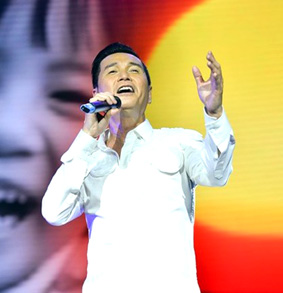 Nguyễn Hưng “chàng thanh niên” tuổi
60 !
