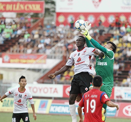 Bỏ lỡ nhiều cơ hội, XSKT Cần Thơ thất bại trên sân nhà