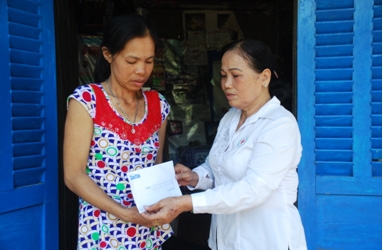 TRAO TIỀN TỪ THIỆN