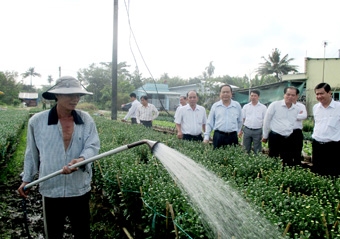 TẠO ĐÀ ĐỂ PHƯỜNG LONG HÒA PHÁT TRIỂN