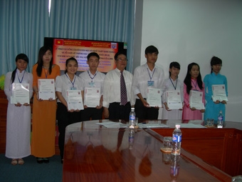 23 sinh viên có thành tích học tập xuất sắc nhận học bổng Hessen