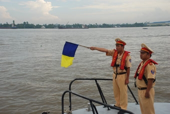 MỞ CAO ĐIỂM TẤN CÔNG, TRẤN ÁP CÁC LOẠI TỘI PHẠM, 
ĐẢM BẢO AN NINH TRẬT TỰ VÀ AN TOÀN GIAO THÔNG DỊP LỄ 30-4