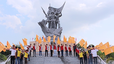 Khơi dậy lòng tự hào dân tộc