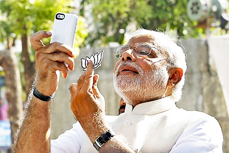 Thủ tướng Ấn Độ trở thành 
“siêu sao” mạng xã hội