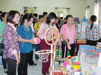 Khai mạc hội thi “Sáng tạo đồ dùng, đồ chơi dạy trẻ mầm non” cấp thành phố