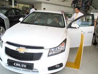 Rộn ràng khuyến mãi mua ô tô đón hè