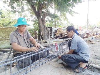 Đẩy mạnh việc học tập và làm theo 
tấm gương đạo đức Hồ Chí Minh